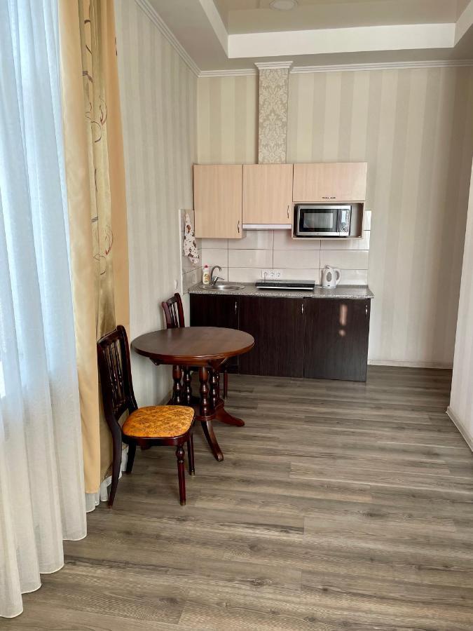 городоцька студія: зручне розташування біля вокзалу *